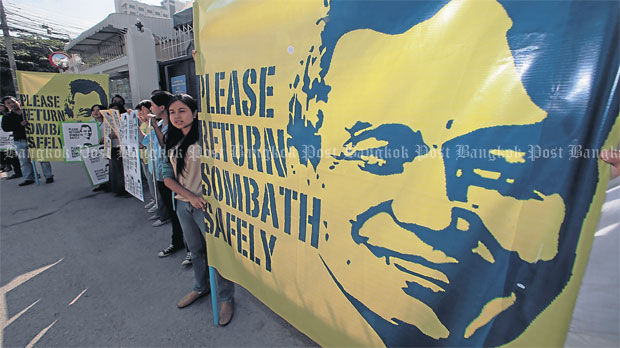  A group of Thai and Lao activists rally in Bangkok in January to pressure Lao authorities to speed up their probe into the disappearance of Sombath Somphone. CHANAT KATANYU